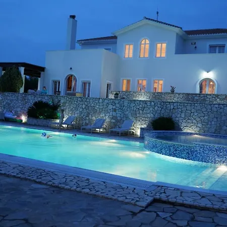 Amazing Villa With Private Pools And Sea Views