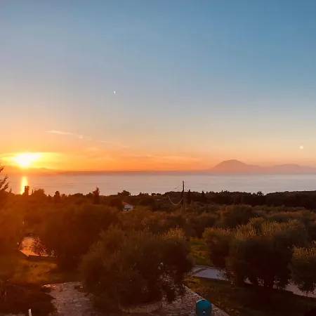 Amazing Villa With Private Pools And Sea Views