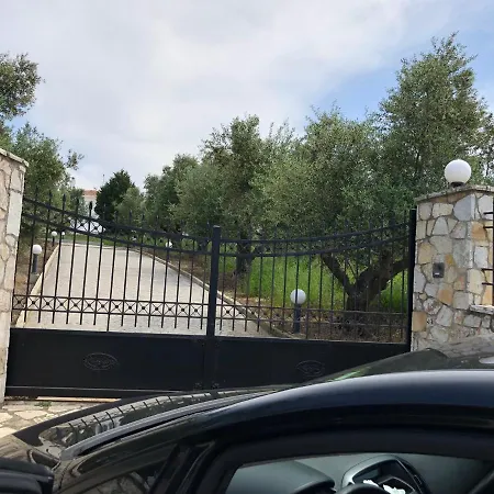 Amazing Villa With Private Pools And Sea Views Kastro-Kyllini