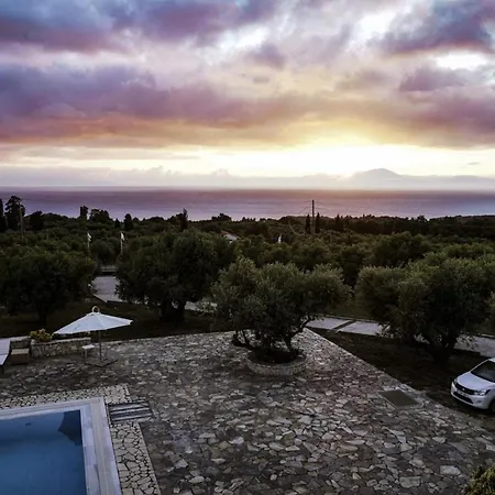 Amazing Villa With Private Pools And Sea Views Kastro-Kyllini