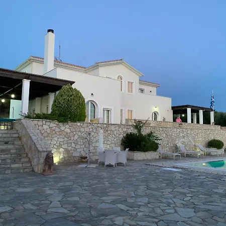 Amazing Villa With Private Pools And Sea Views Kastro-Kyllini