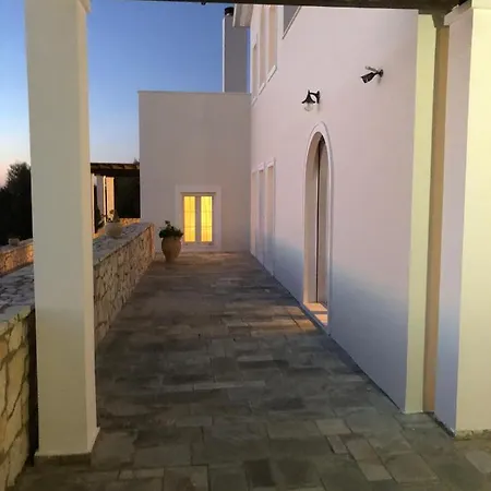Amazing Villa With Private Pools And Sea Views Kastro-Kyllini