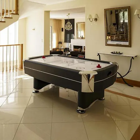 Amazing Villa With Private Pools And Sea Views